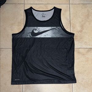 Nike Men's Black and Gray Tank Top